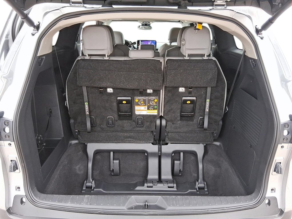 2025 Toyota Sienna Hybrid Sienna XLE 8-Pass in Stratford, Ontario - 6 - w1024h768px