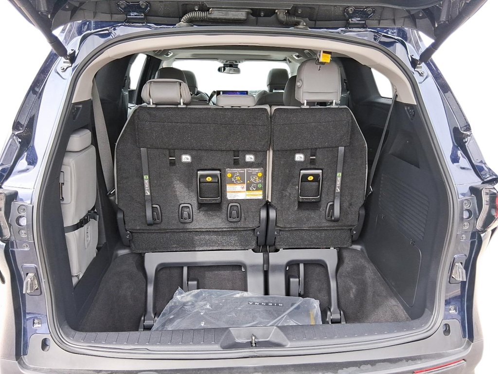 2025 Toyota Sienna Hybrid Sienna XLE 8-Pass in Stratford, Ontario - 6 - w1024h768px