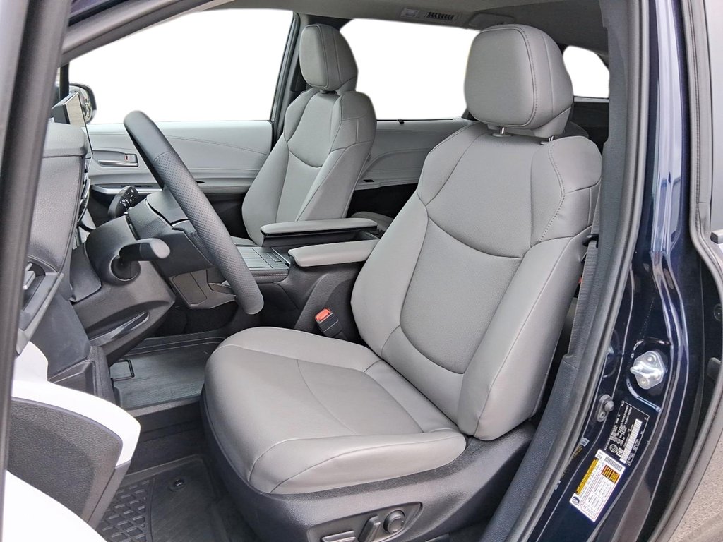 2025 Toyota Sienna Hybrid Sienna XLE 8-Pass in Stratford, Ontario - 8 - w1024h768px