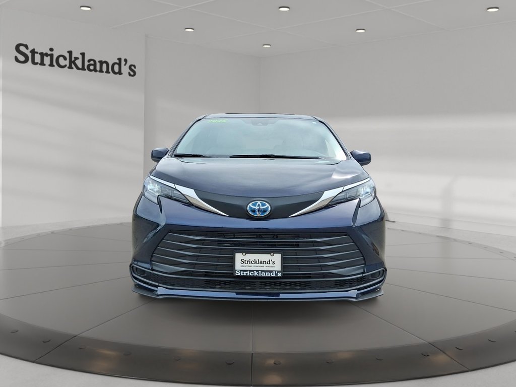 2025 Toyota Sienna Hybrid Sienna XLE 8-Pass in Stratford, Ontario - 2 - w1024h768px