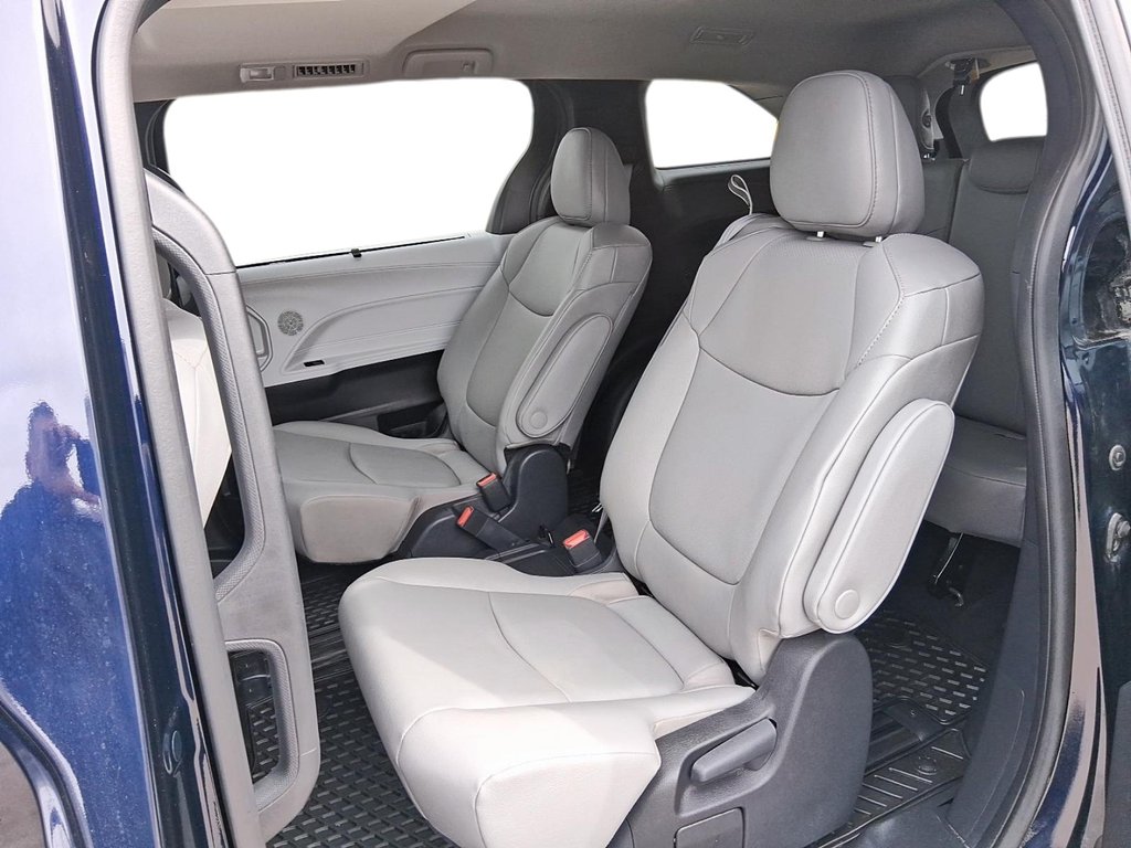 2025 Toyota Sienna Hybrid Sienna XLE 8-Pass in Stratford, Ontario - 9 - w1024h768px
