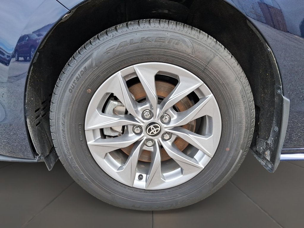 2025 Toyota Sienna Hybrid Sienna XLE 8-Pass in Stratford, Ontario - 7 - w1024h768px