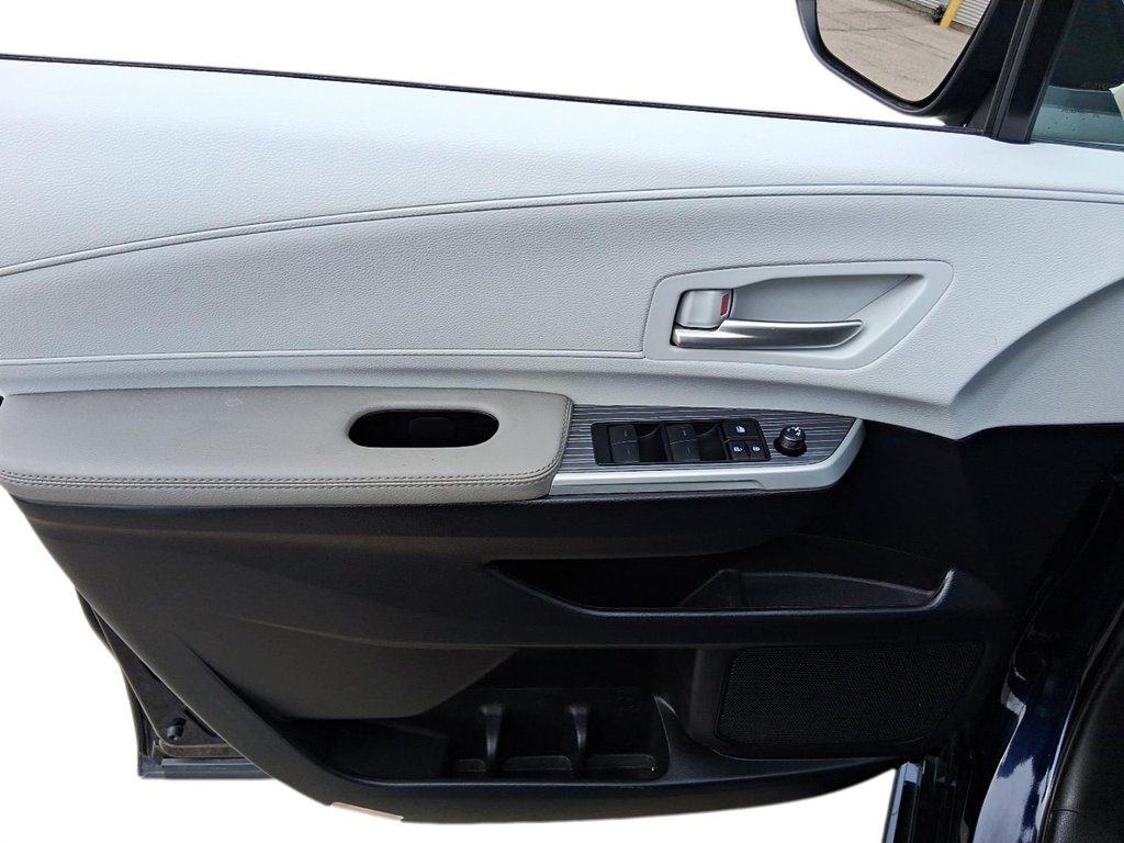 2025 Toyota Sienna Hybrid Sienna XLE 8-Pass in Stratford, Ontario - 12 - w1024h768px