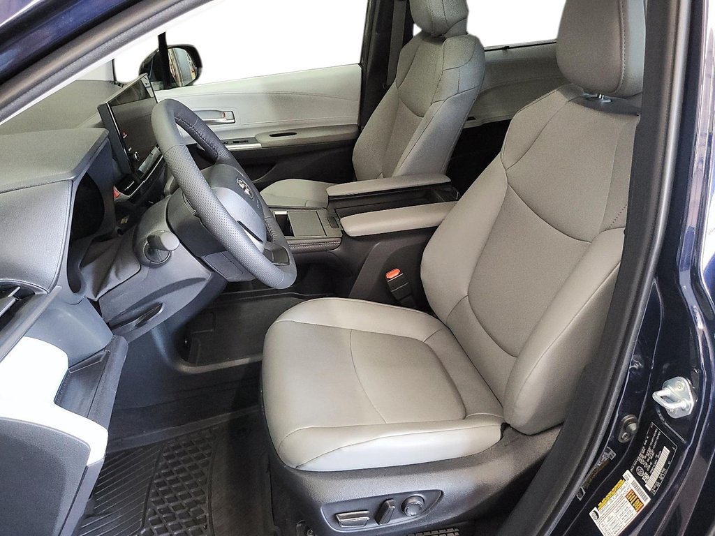 2025 Toyota Sienna Hybrid Sienna XLE 8-Pass in Stratford, Ontario - 8 - w1024h768px