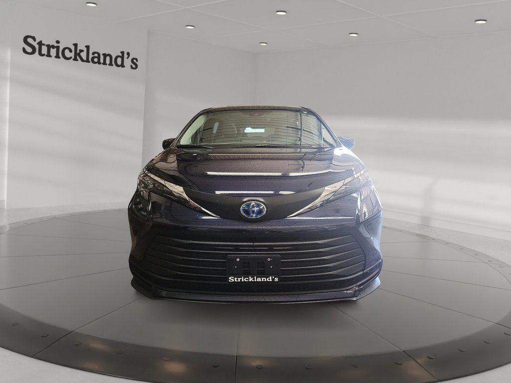 2025 Toyota Sienna Hybrid Sienna XLE 8-Pass in Stratford, Ontario - 2 - w1024h768px
