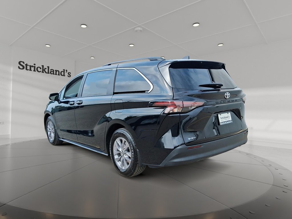 2026 Toyota Sienna Hybrid Sienna XLE 8-Pass in Stratford, Ontario - 4 - w1024h768px
