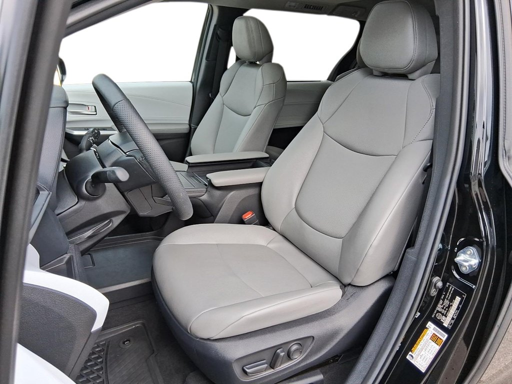 2026 Toyota Sienna Hybrid Sienna XLE 8-Pass in Stratford, Ontario - 8 - w1024h768px