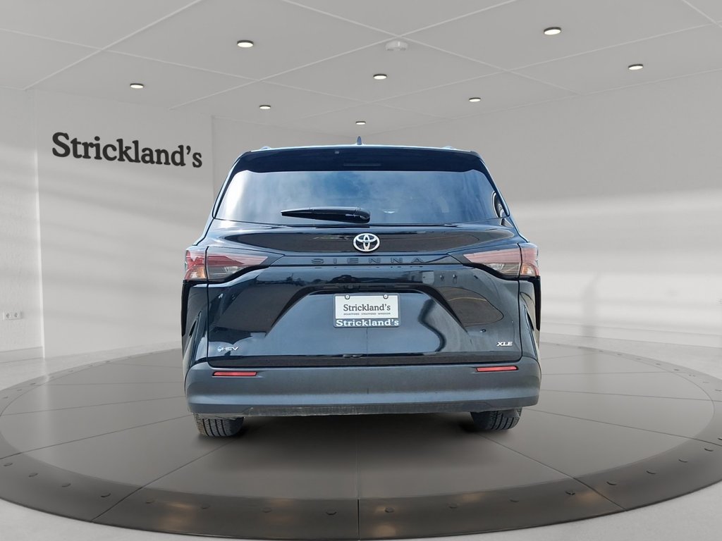 2026 Toyota Sienna Hybrid Sienna XLE 8-Pass in Stratford, Ontario - 3 - w1024h768px