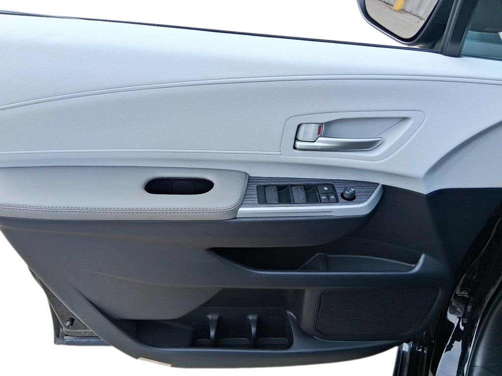 2026 Toyota Sienna Hybrid Sienna XLE 8-Pass in Stratford, Ontario - 12 - w1024h768px
