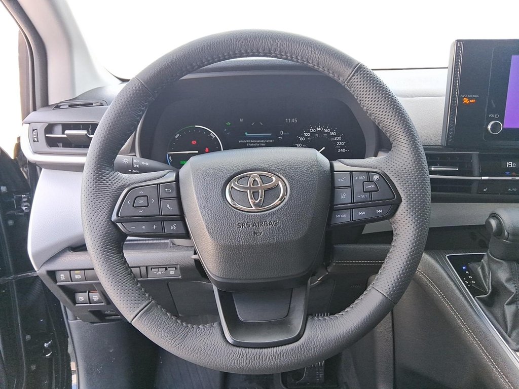 2026 Toyota Sienna Hybrid Sienna LE AWD 8-Pass in Stratford, Ontario - 13 - w1024h768px