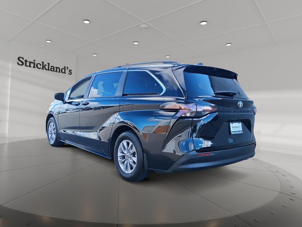 2026 Toyota Sienna Hybrid Sienna LE AWD 8-Pass in Stratford, Ontario - 4 - w1024h768px