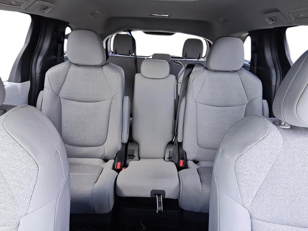2026 Toyota Sienna Hybrid Sienna LE AWD 8-Pass in Stratford, Ontario - 10 - w1024h768px