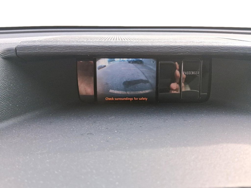 2011 Toyota Sienna XLE 7-pass V6 6A in Stratford, Ontario - 19 - w1024h768px