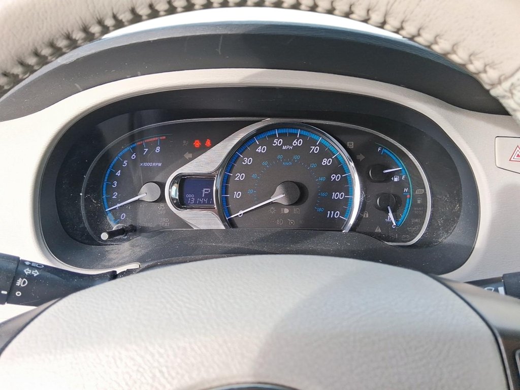 2011 Toyota Sienna XLE 7-pass V6 6A in Stratford, Ontario - 15 - w1024h768px