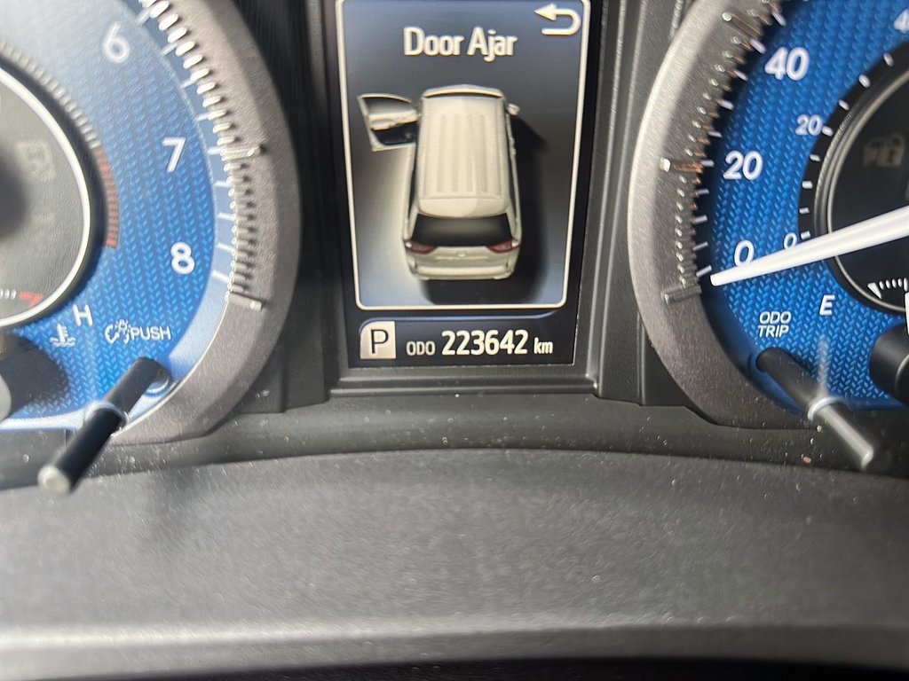 2018 Toyota Sienna LE 8-Passenger V6 in Stratford, Ontario - 12 - w1024h768px