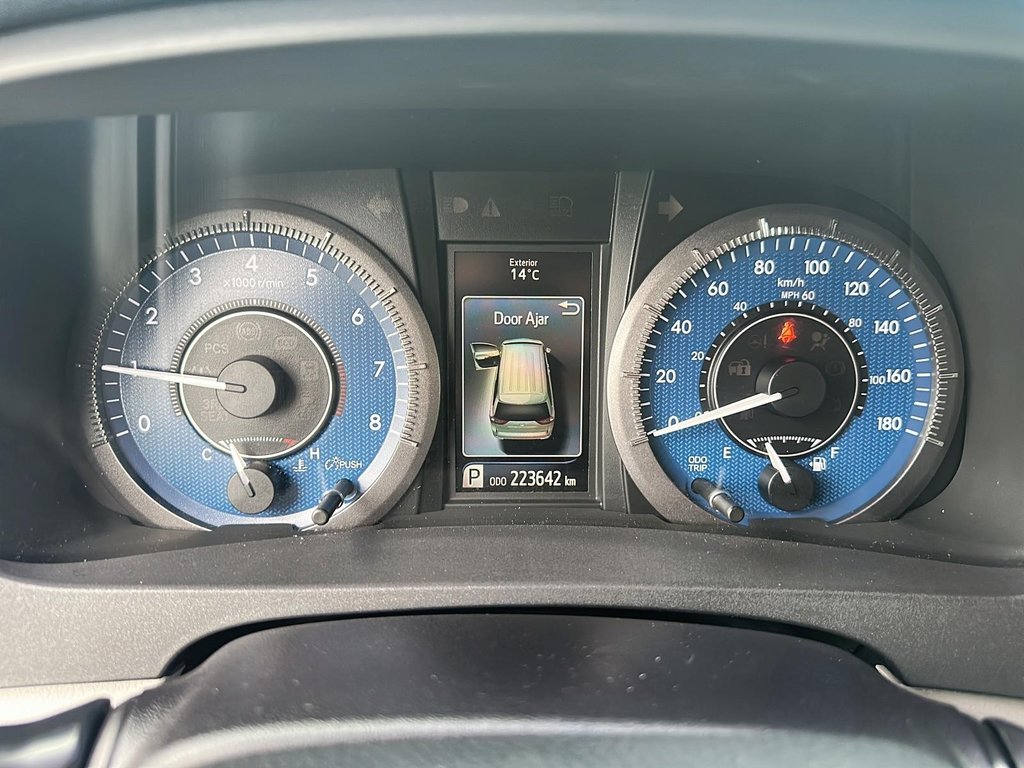2018 Toyota Sienna LE 8-Passenger V6 in Stratford, Ontario - 13 - w1024h768px