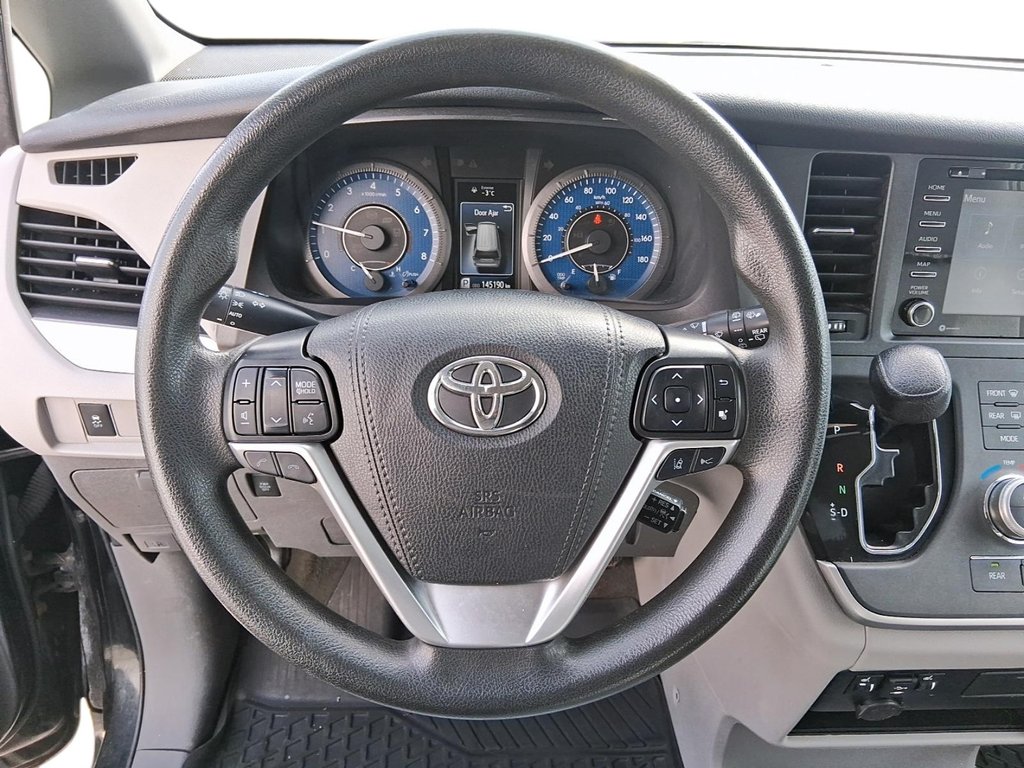 2020 Toyota Sienna LE 8-Passenger V6 in Stratford, Ontario - 13 - w1024h768px