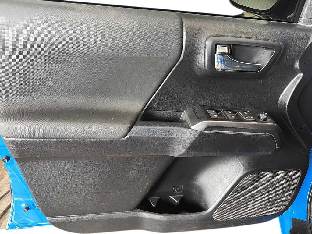 2021 Toyota Tacoma 4X4 Double Cab 6A in Stratford, Ontario - 9 - w1024h768px