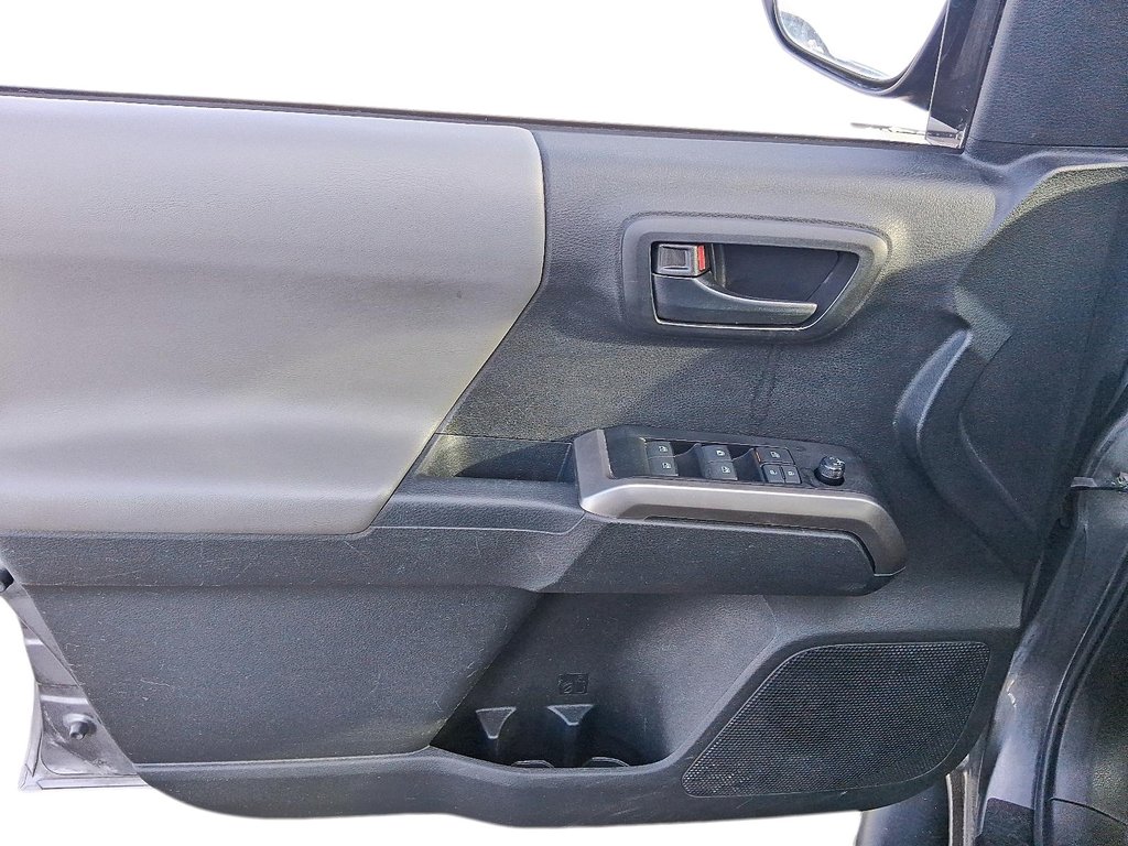 2022 Toyota Tacoma 4X4 Double Cab 6A in Stratford, Ontario - 11 - w1024h768px