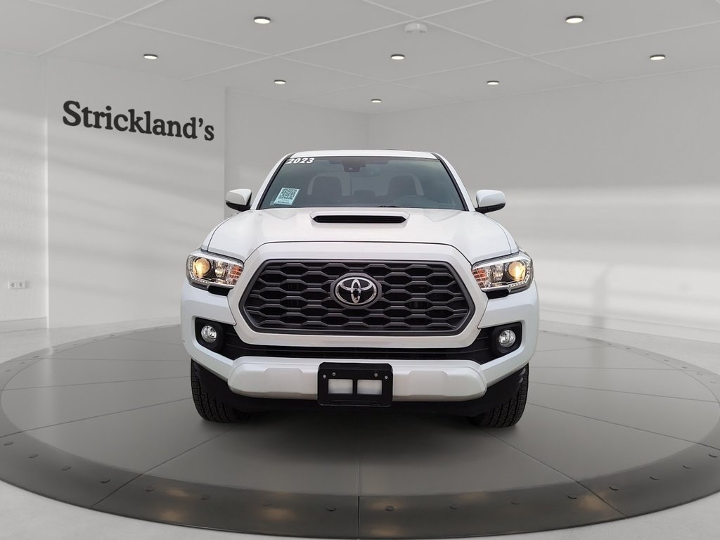 2023  Tacoma 4X4 Double Cab 6A in Stratford, Ontario - 2 - w1024h768px