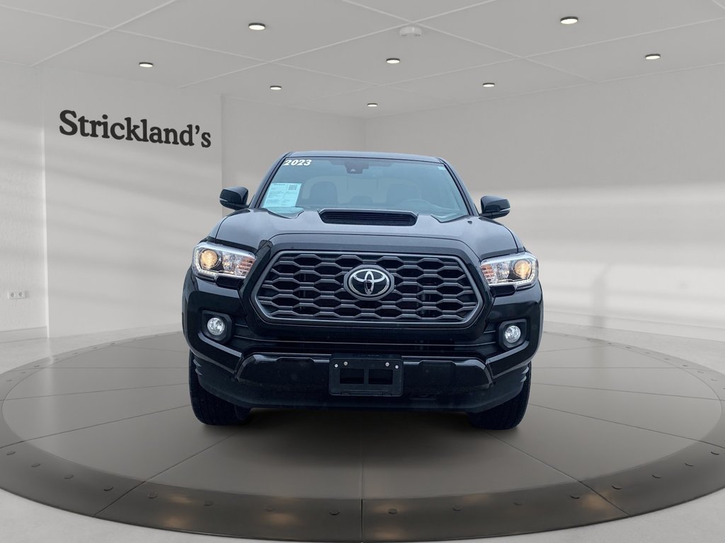 2023  Tacoma 4X4 Double Cab 6M SB in Stratford, Ontario - 2 - w1024h768px