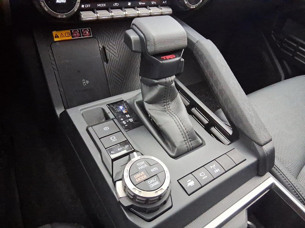 2025 Toyota Tacoma 4X4 Tacoma Double Cab AT in Stratford, Ontario - 15 - w1024h768px