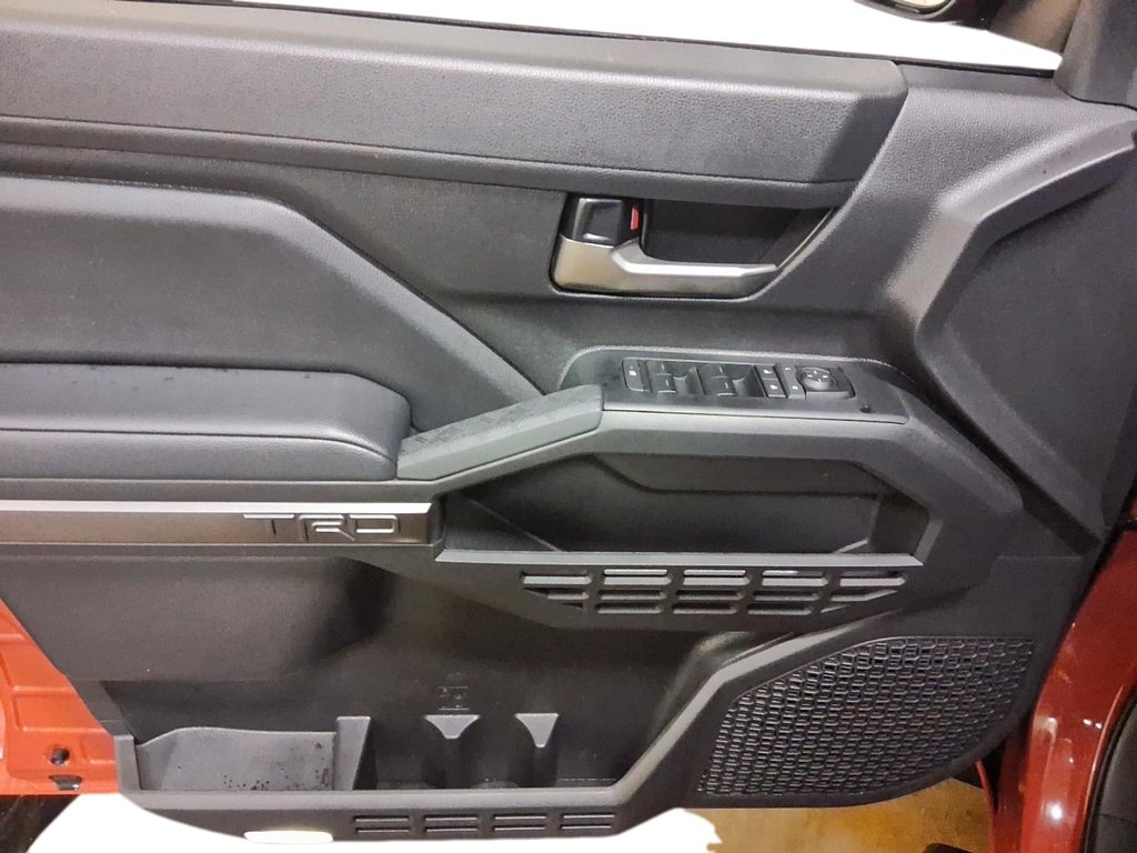 2025 Toyota Tacoma 4X4 Tacoma Double Cab AT in Stratford, Ontario - 10 - w1024h768px