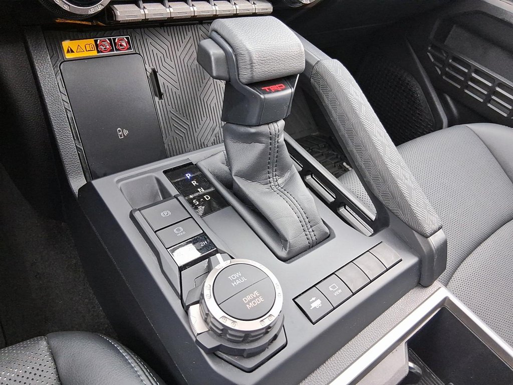 2025 Toyota Tacoma 4X4 Tacoma Double Cab AT in Stratford, Ontario - 15 - w1024h768px