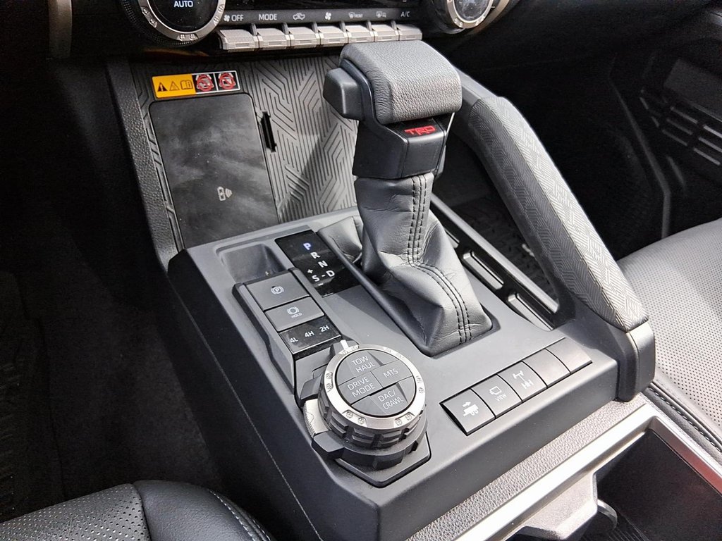 2025 Toyota Tacoma 4X4 Tacoma Double Cab AT in Stratford, Ontario - 15 - w1024h768px