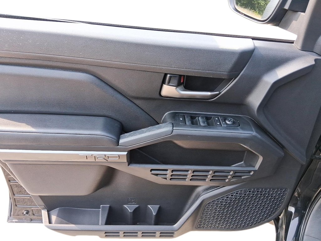 2025 Toyota Tacoma 4X4 Tacoma Double Cab AT in Stratford, Ontario - 10 - w1024h768px