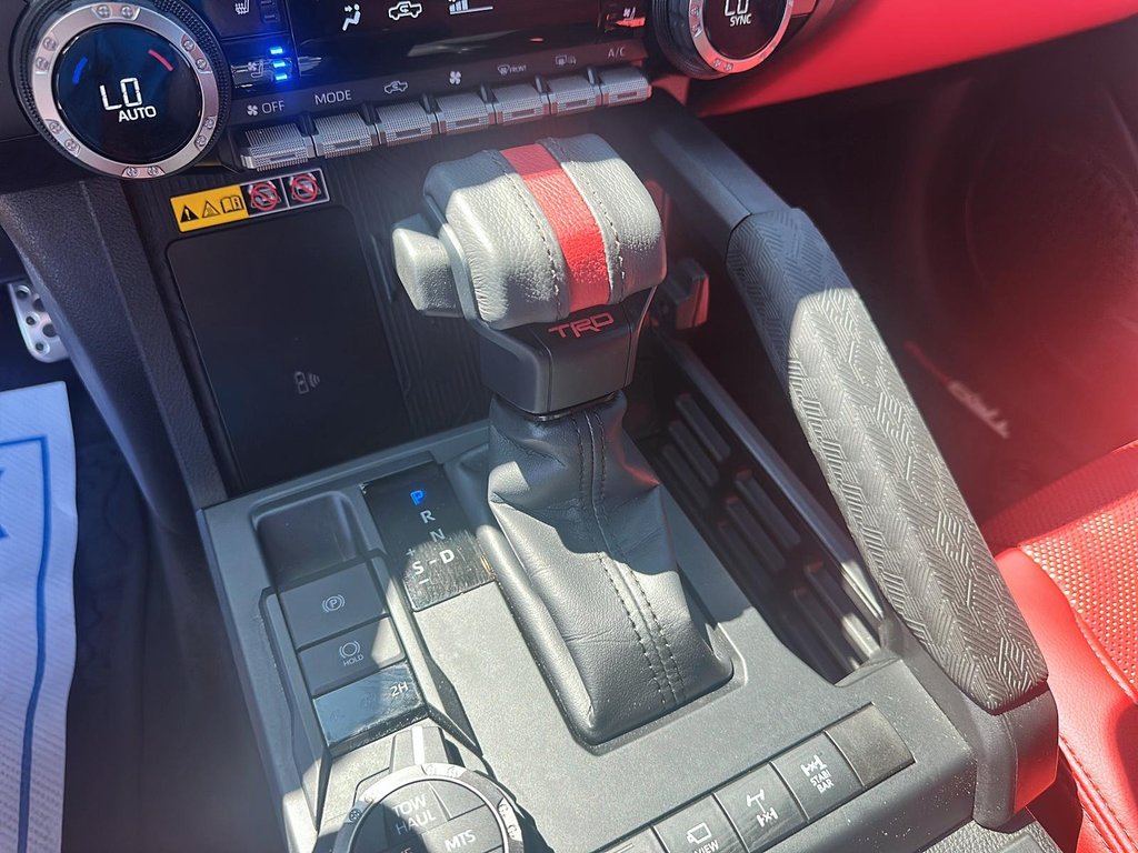 2024 Toyota TACOMA HYBRID Tacoma HV Double Cab in Stratford, Ontario - 14 - w1024h768px
