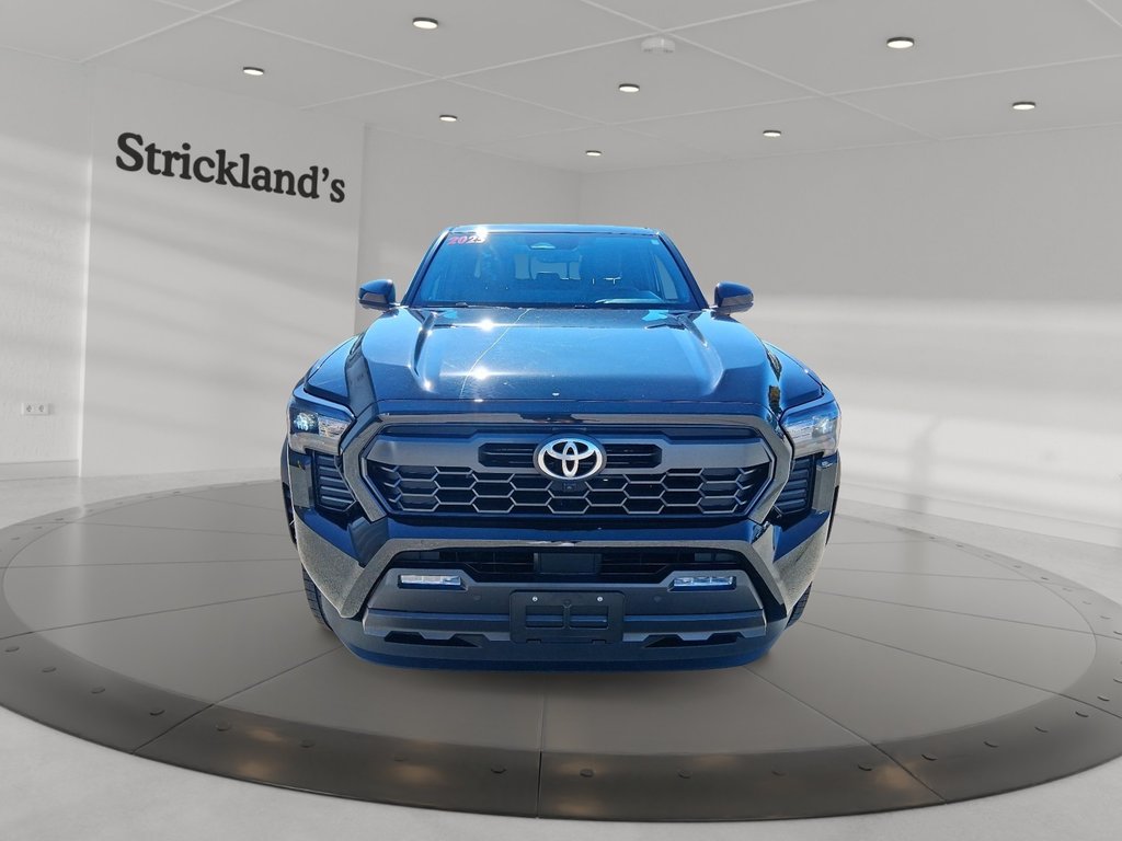 2025 Toyota Tacoma Hybrid Tacoma HV Double Cab in Stratford, Ontario - 2 - w1024h768px