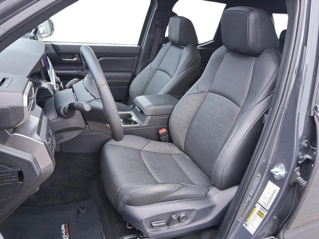 2025 Toyota Tacoma Hybrid Tacoma HV Double Cab in Stratford, Ontario - 8 - w1024h768px