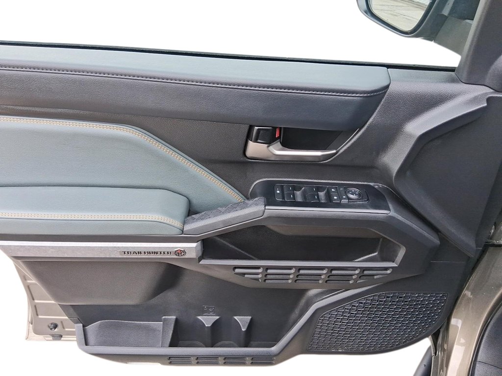 2025 Toyota Tacoma Hybrid Tacoma HV Double Cab in Stratford, Ontario - 12 - w1024h768px