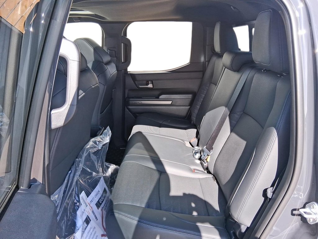 2025 Toyota Tacoma Hybrid Tacoma HV Double Cab in Stratford, Ontario - 8 - w1024h768px