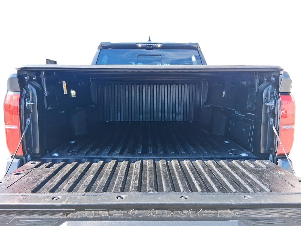 2025 Toyota Tacoma Hybrid Tacoma HV Double Cab in Stratford, Ontario - 17 - w1024h768px