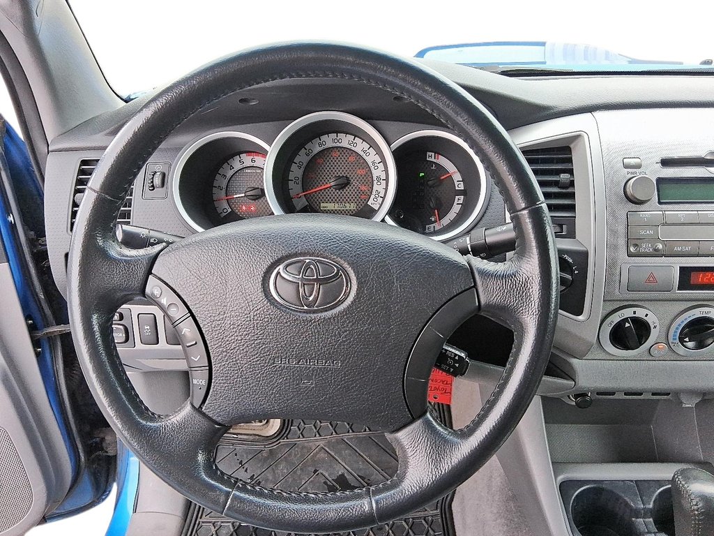 2011 Toyota Tacoma 4x4 Dbl Cab V6 5A in Stratford, Ontario - 11 - w1024h768px