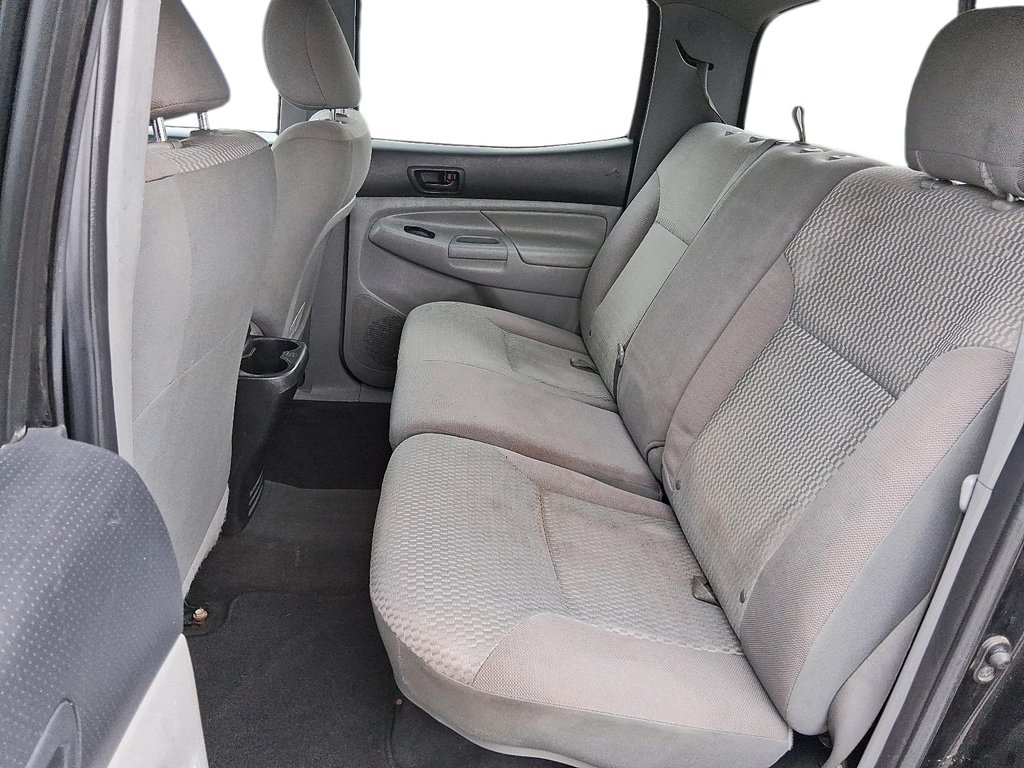 2015 Toyota Tacoma 4x4 Dbl Cab V6 5A in Stratford, Ontario - 9 - w1024h768px