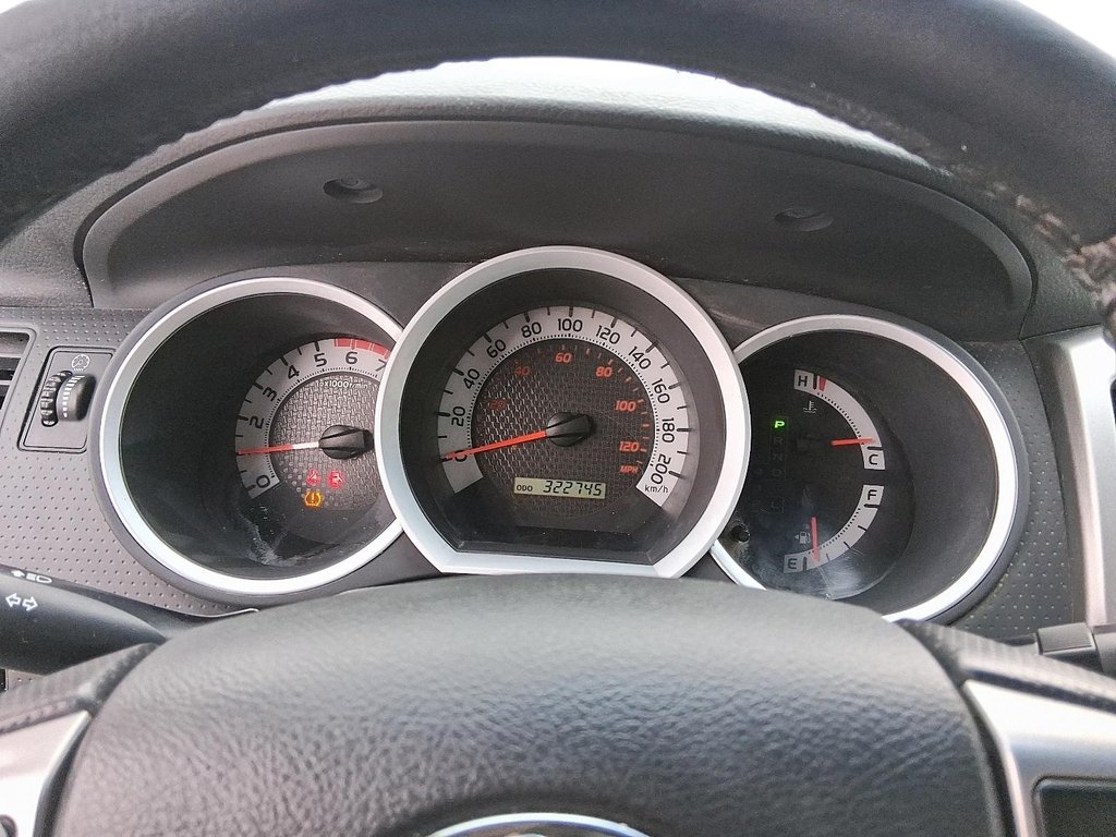 2015 Toyota Tacoma 4x4 Dbl Cab V6 5A in Stratford, Ontario - 14 - w1024h768px