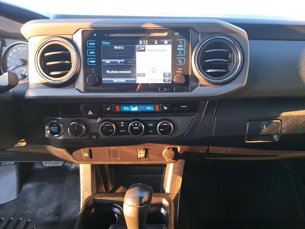 2017 Toyota Tacoma 4x4 Double Cab V6 SR5 6A in Stratford, Ontario - 15 - w1024h768px