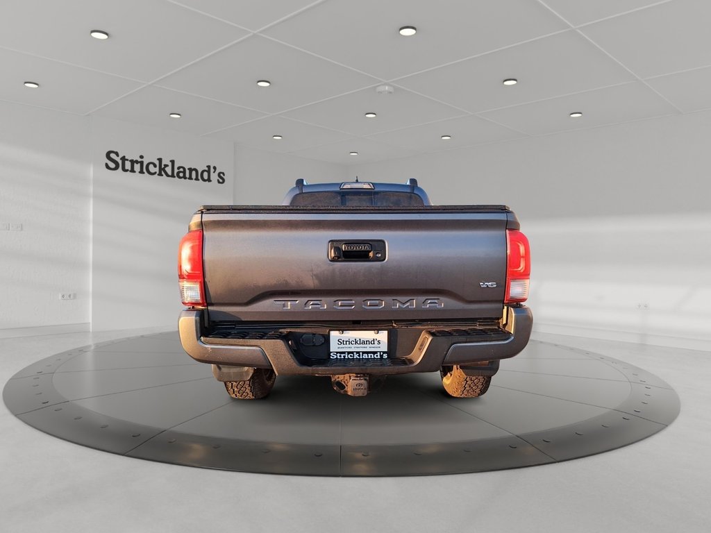 2017 Toyota Tacoma 4x4 Double Cab V6 SR5 6A in Stratford, Ontario - 5 - w1024h768px