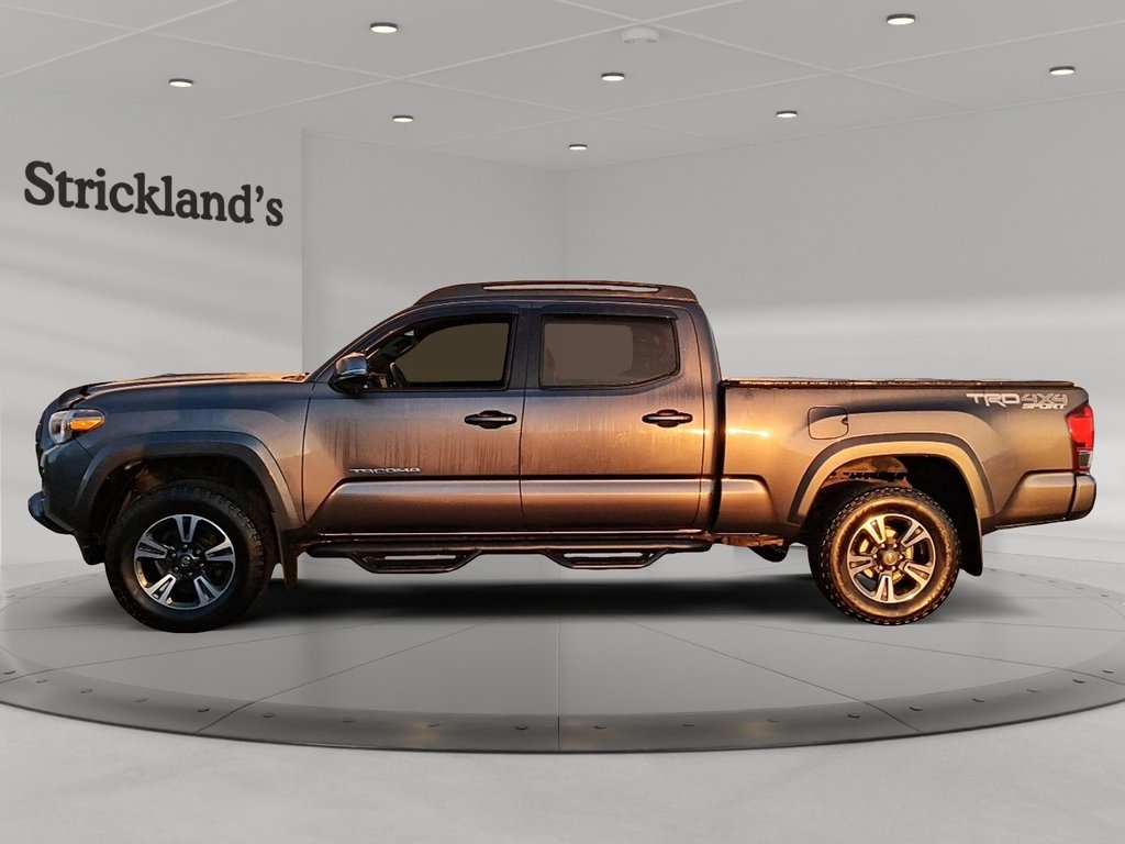 2017 Toyota Tacoma 4x4 Double Cab V6 SR5 6A in Stratford, Ontario - 3 - w1024h768px