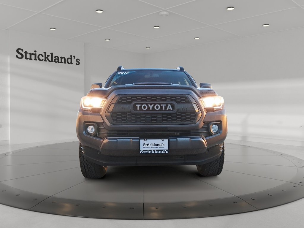 2017 Toyota Tacoma 4x4 Double Cab V6 SR5 6A in Stratford, Ontario - 2 - w1024h768px
