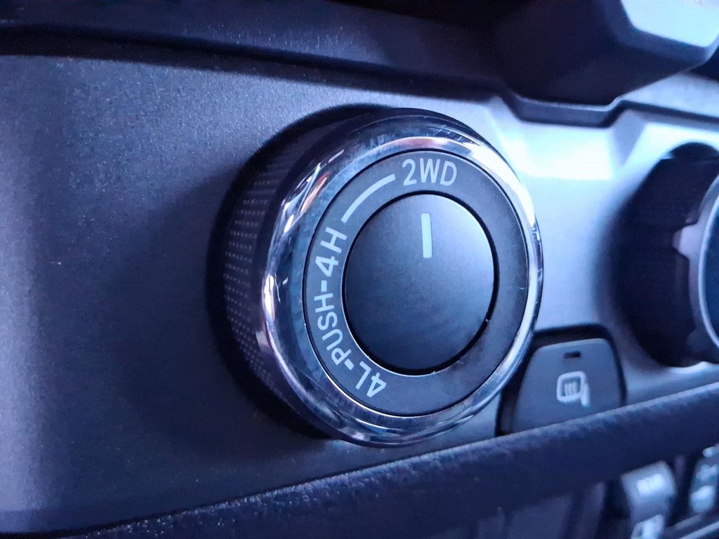 2018 Toyota Tacoma 4x4 Double Cab V6 TRD Sport 6M in Stratford, Ontario - 17 - w1024h768px