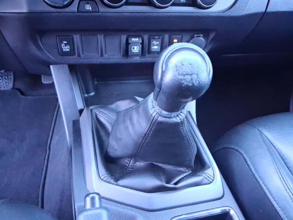 2018 Toyota Tacoma 4x4 Double Cab V6 TRD Sport 6M in Stratford, Ontario - 16 - w1024h768px