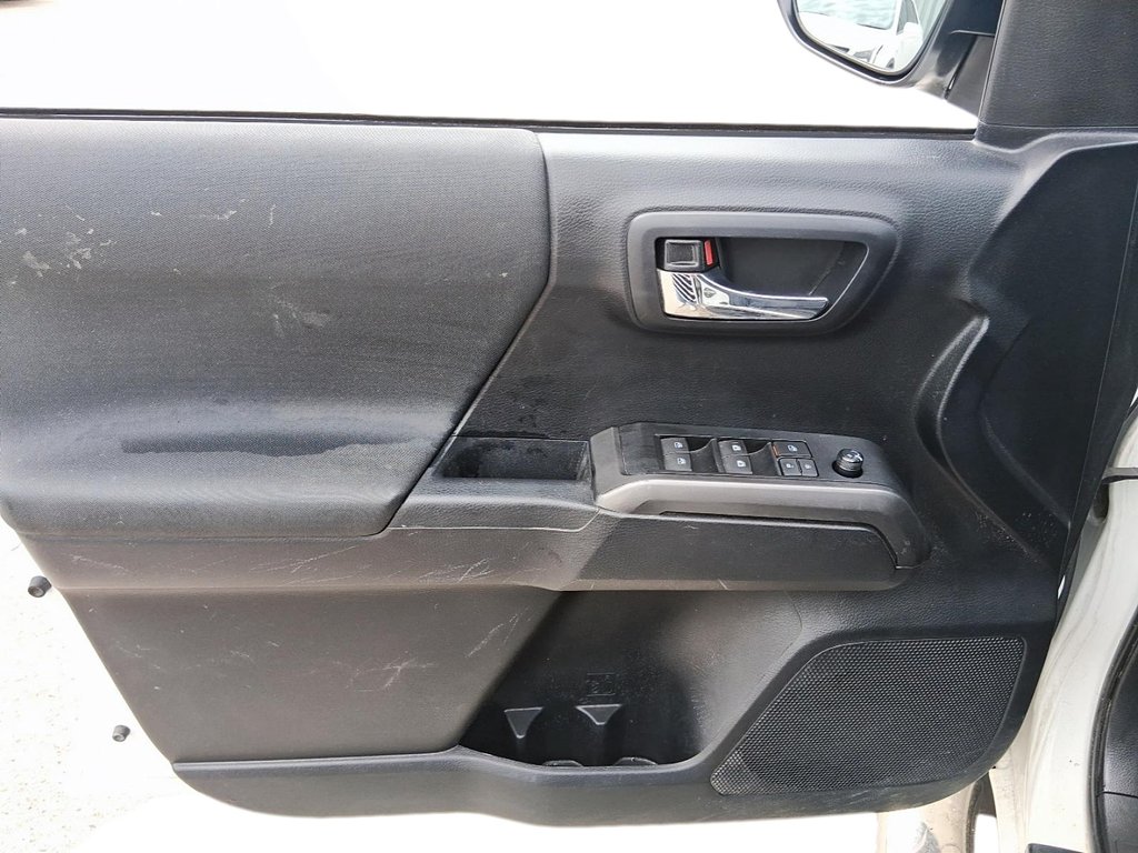 2019 Toyota Tacoma 4x4 Double Cab V6 SR5 6A in Stratford, Ontario - 12 - w1024h768px