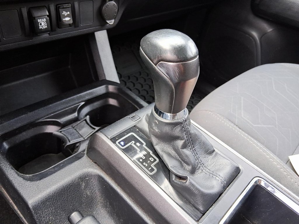2019 Toyota Tacoma 4x4 Double Cab V6 SR5 6A in Stratford, Ontario - 17 - w1024h768px