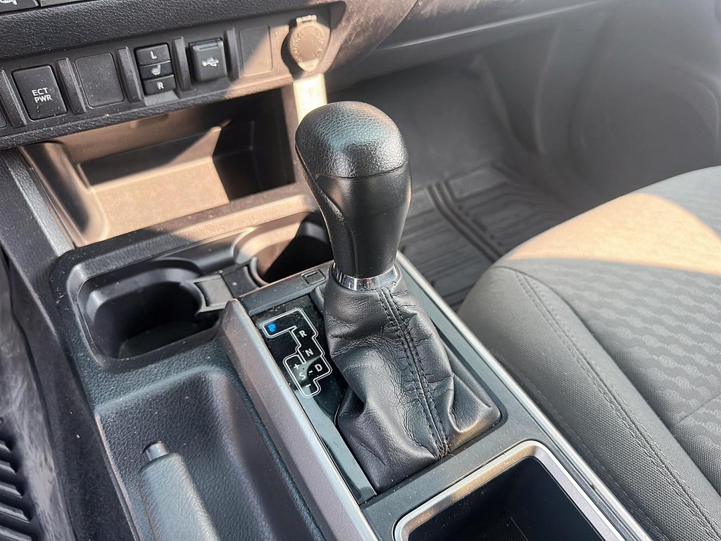 2020 Toyota Tacoma 4x4 Access Cab Regular Bed V6 6A in Stratford, Ontario - 13 - w1024h768px