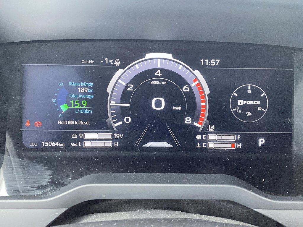 2022  TUNDRA 4X4 Tundra CrewMax Platinum L in Stratford, Ontario - 12 - w1024h768px