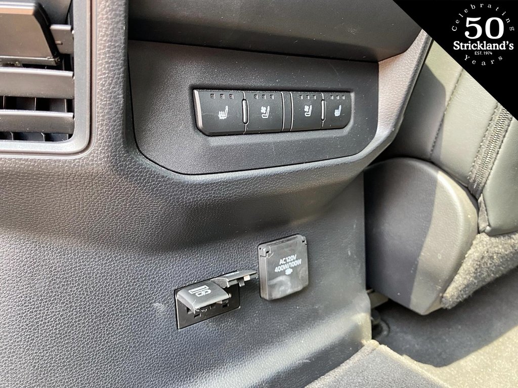 2022  TUNDRA 4X4 Tundra CrewMax Platinum in Stratford, Ontario - 25 - w1024h768px